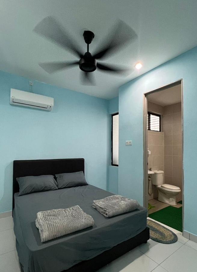Faiz Homestay Kuching Exterior photo